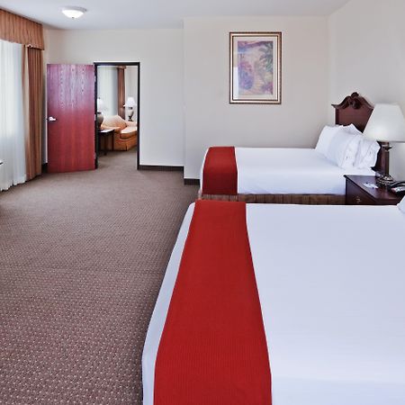 Holiday Inn Express Hotel & Suites Woodward Hwy 270 By Ihg Екстериор снимка