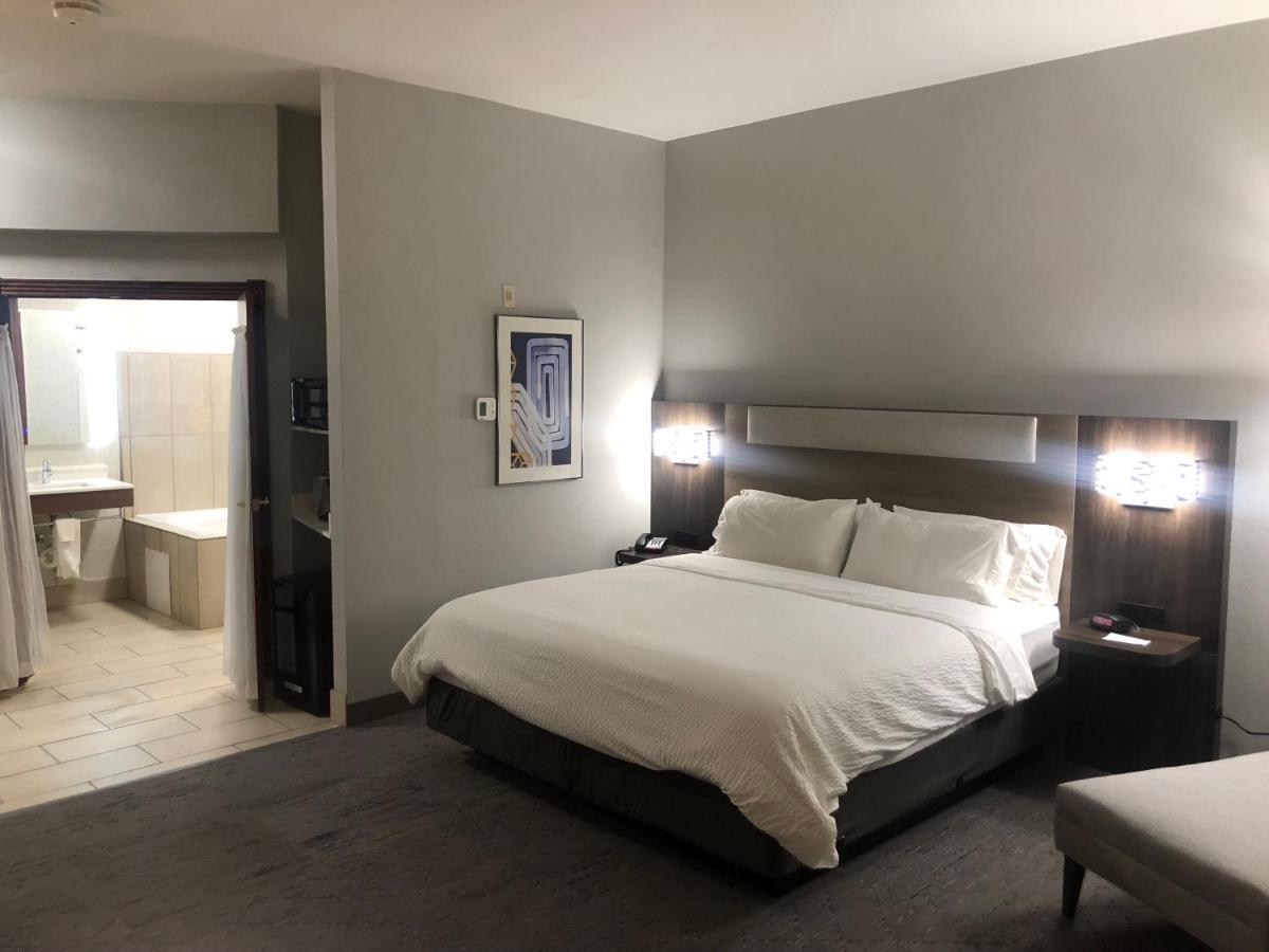 Holiday Inn Express Hotel & Suites Woodward Hwy 270 By Ihg Екстериор снимка